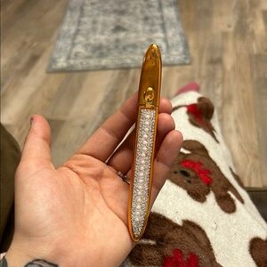 Lulu's Gold and White Sparkle Pen Accessory